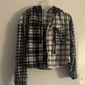 American Eagle Outfitters Black and White Plaid Hoodie Top